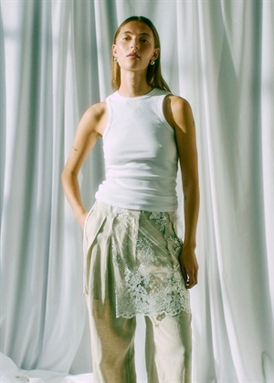 Tenley lace apron Jet Stream Copenhagen Muse 